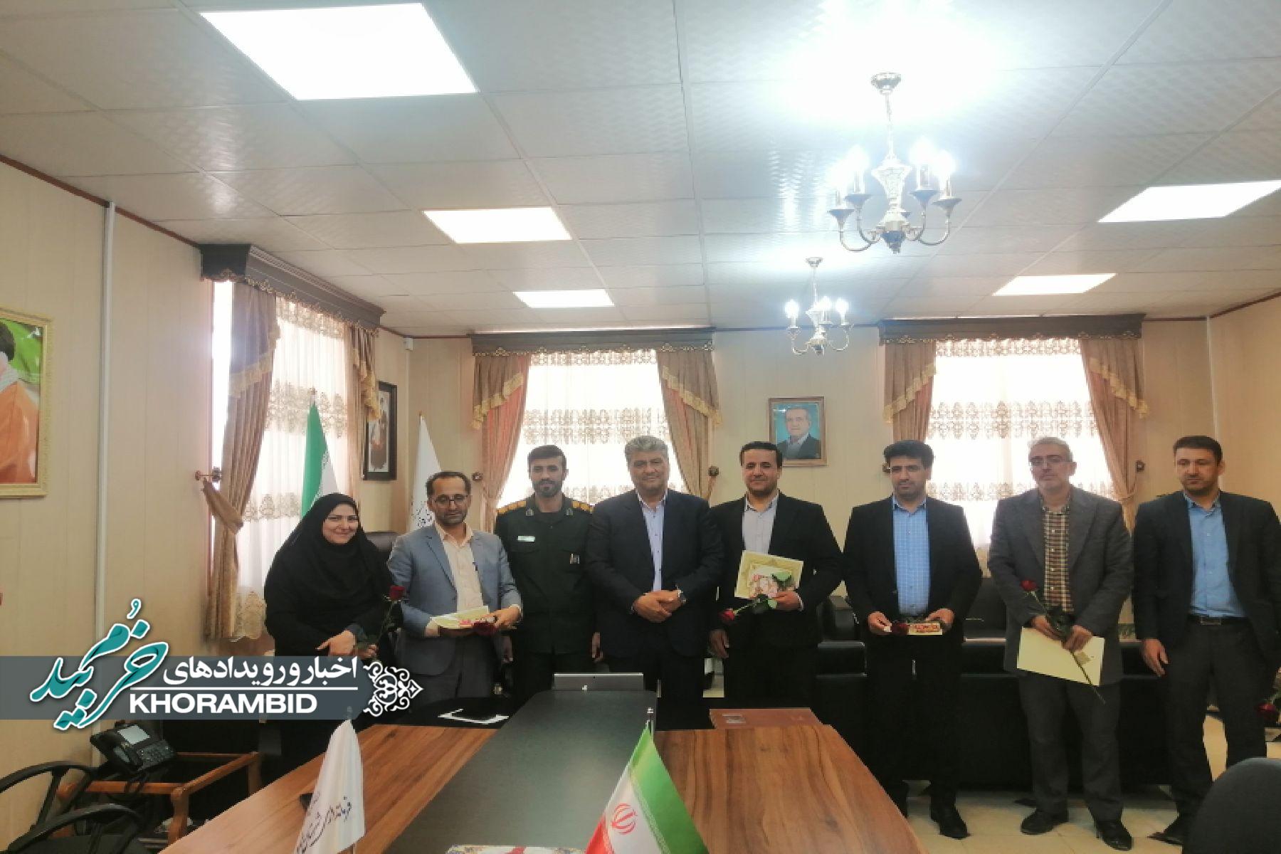 از ۵فرزند شهید با پست مدیریت تجلیل و تقدیر شد