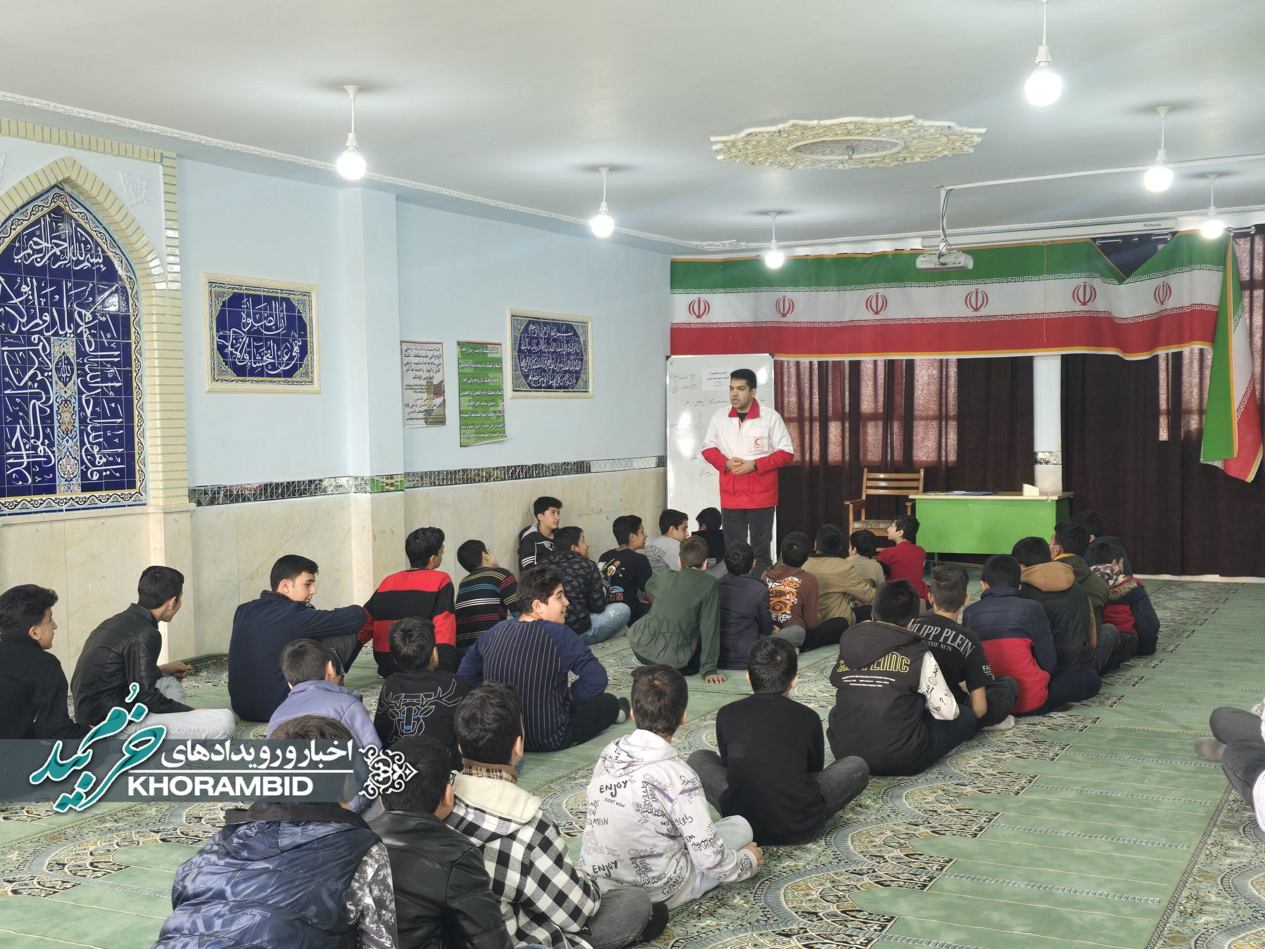 کارگاه آموزشی ایمنی چهارشنبه‌سوری در مدارس خرم بید برگزار شد