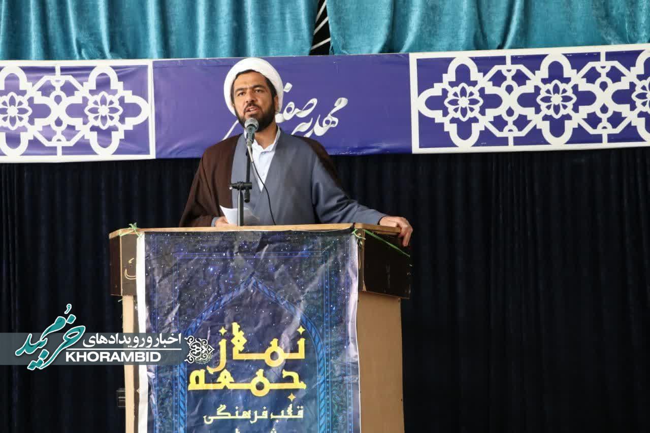 گزارش تصویری | مراسم پرشکوه نماز جمعه به امامت حجت الاسلام اکرمی