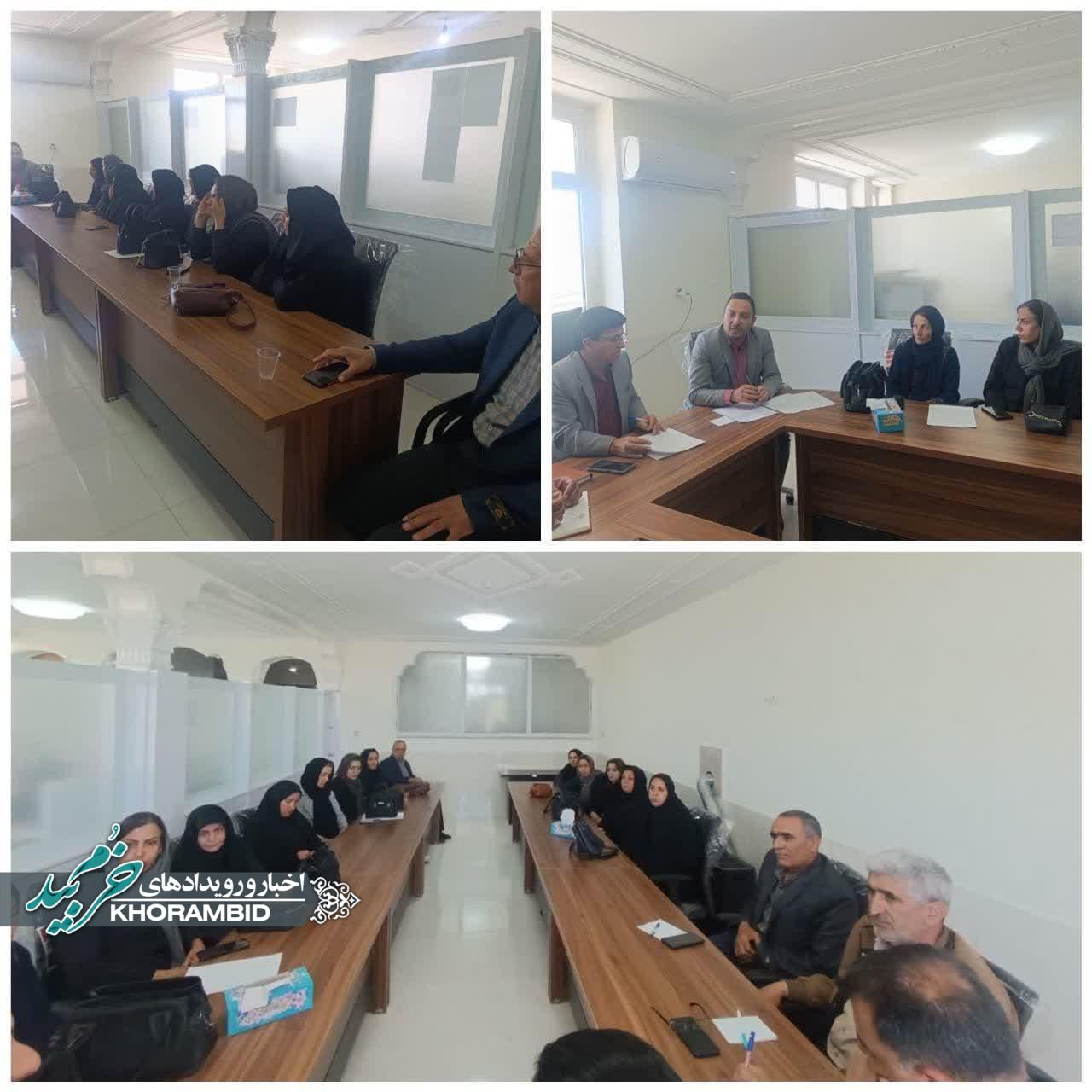 نشست مشترک برای ساماندهی پوشاک فرم مدارس در سال تحصیلی ۱۴۰۴