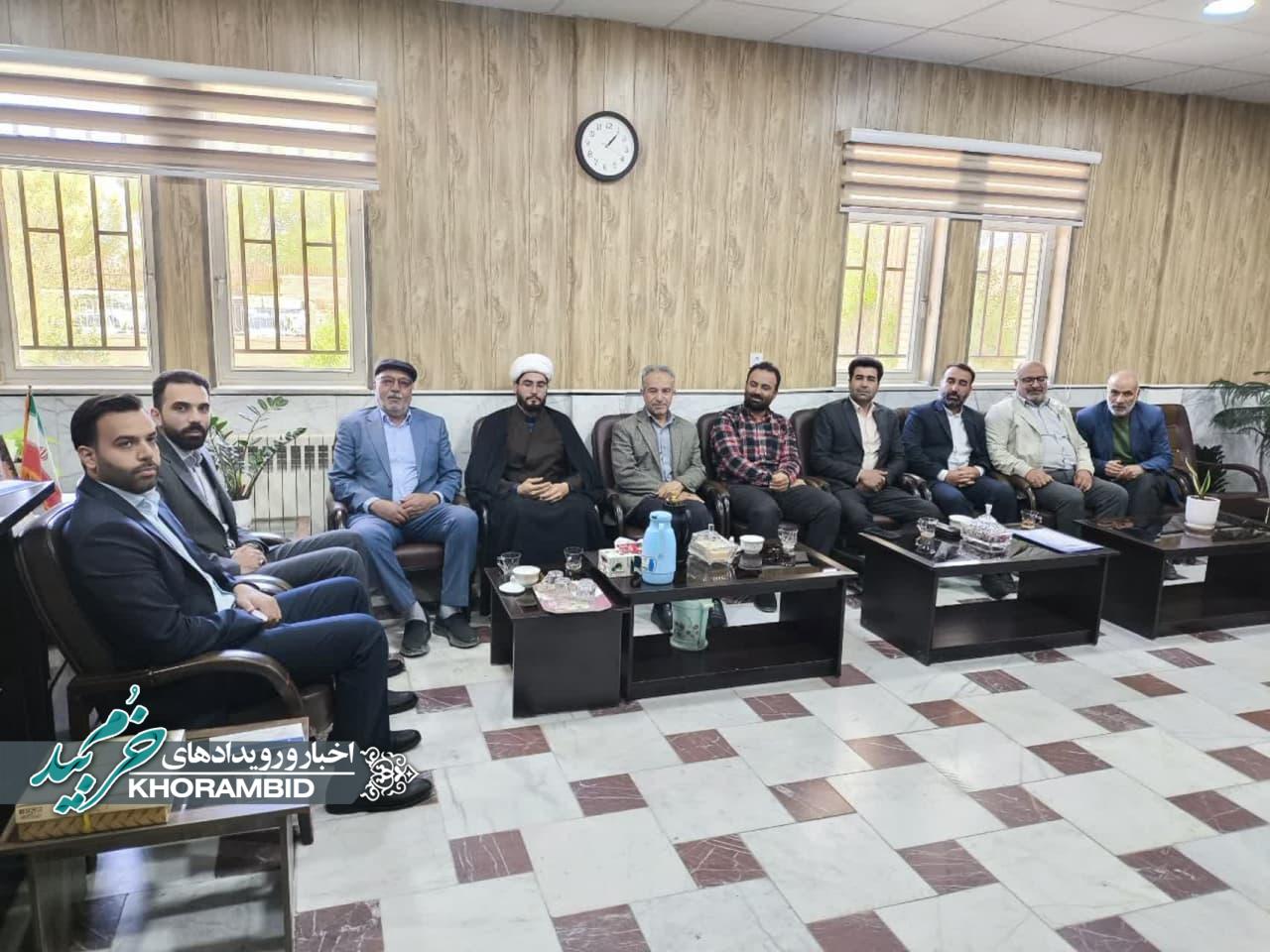 دیدار اعضای مجموعه مشکات با رئیس دادگستری و دادستان جدید شهرستان خرم‌بید