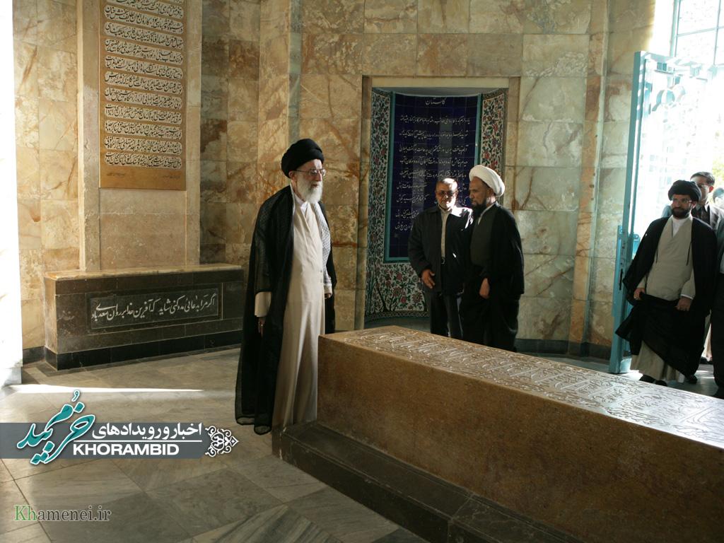گزارش ویدیویی | لحظاتی کمتر دیده شده از حضور رهبر انقلاب در سعدیه شیراز در اردیبهشت ۱۳۸۷