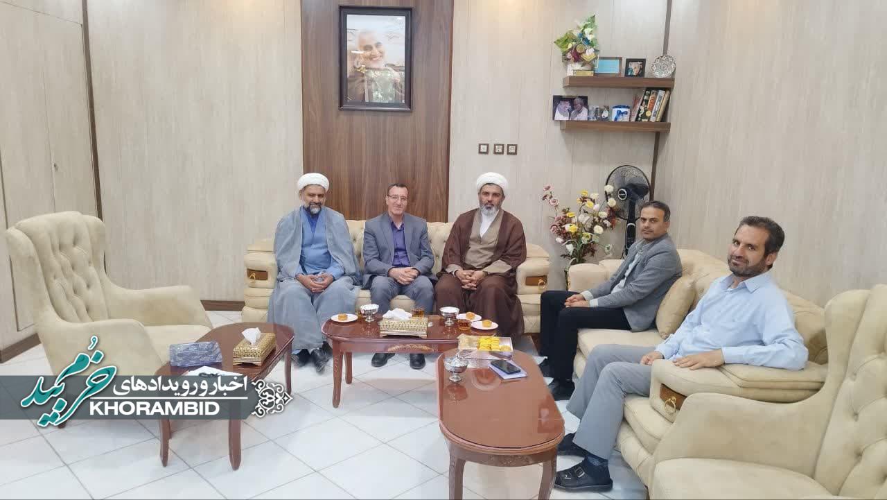 دیدار رئیس و کارکنان اداره تبلیغات اسلامی خرمبید با رئیس و معاون پرورشی و ورزشی آموزش و پرورش صفاشهر