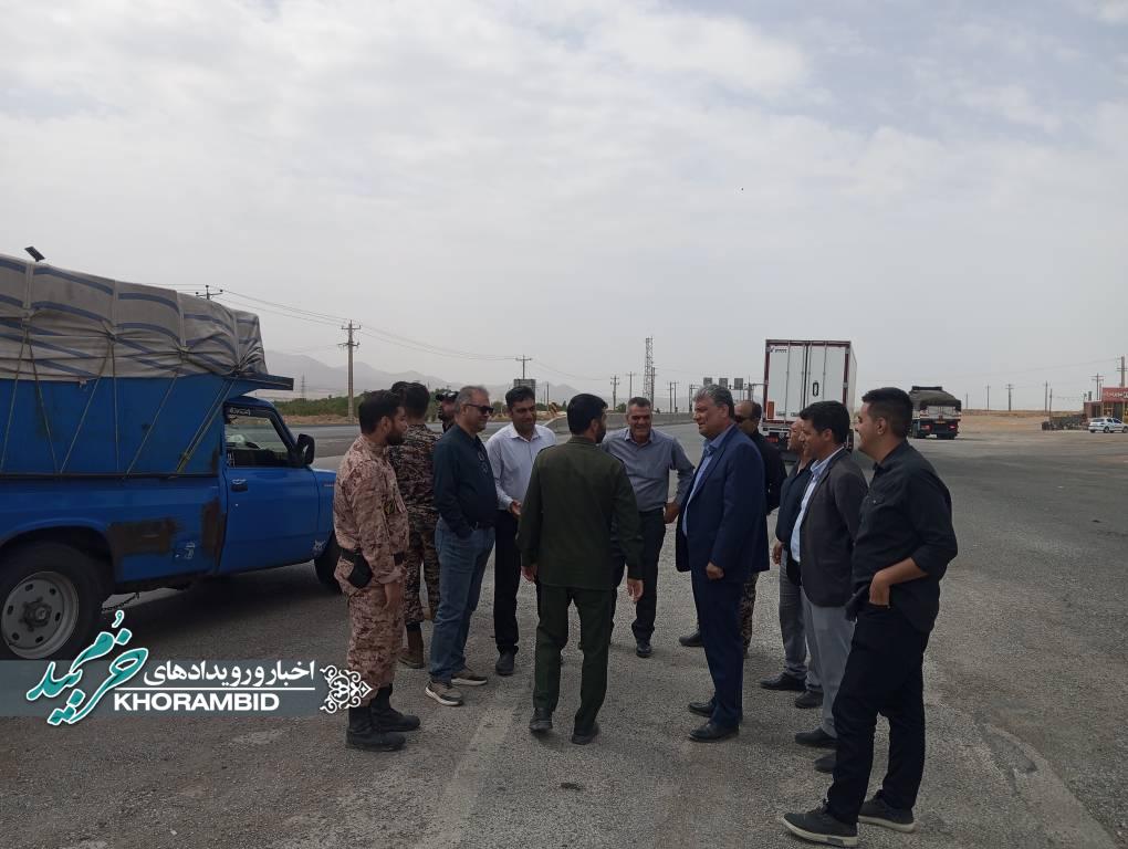دیدار صمیمی فرماندار خرم‌بید با بسیجیان حوزه مقاومت کربلا در ایست و بازرسی پلیس راه