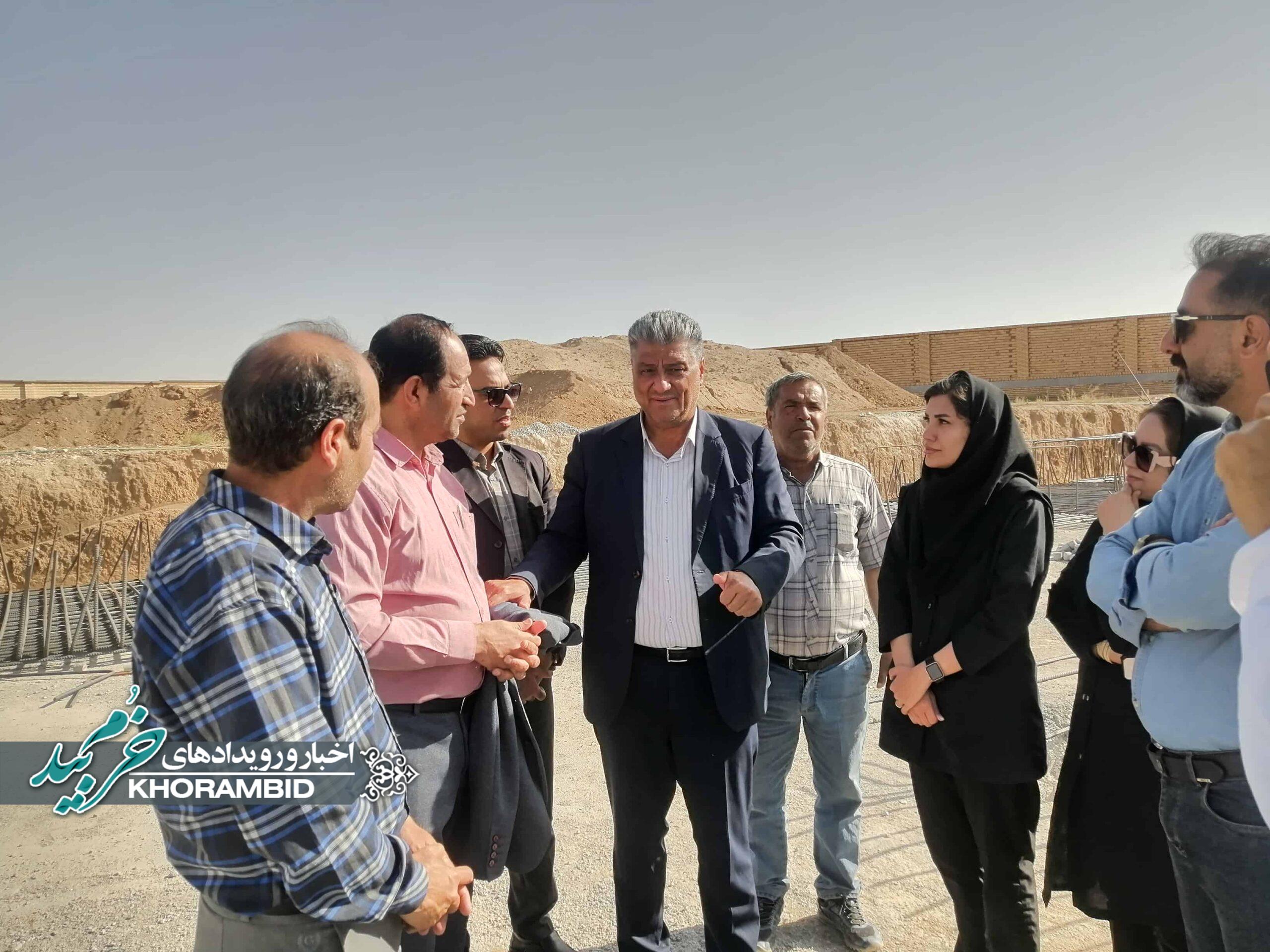 گزارش تصویری | بازدید میدانی فرماندار خرم‌بید از روند احداث بیمارستان ۶۴ تخت‌خوابی صفاشهر