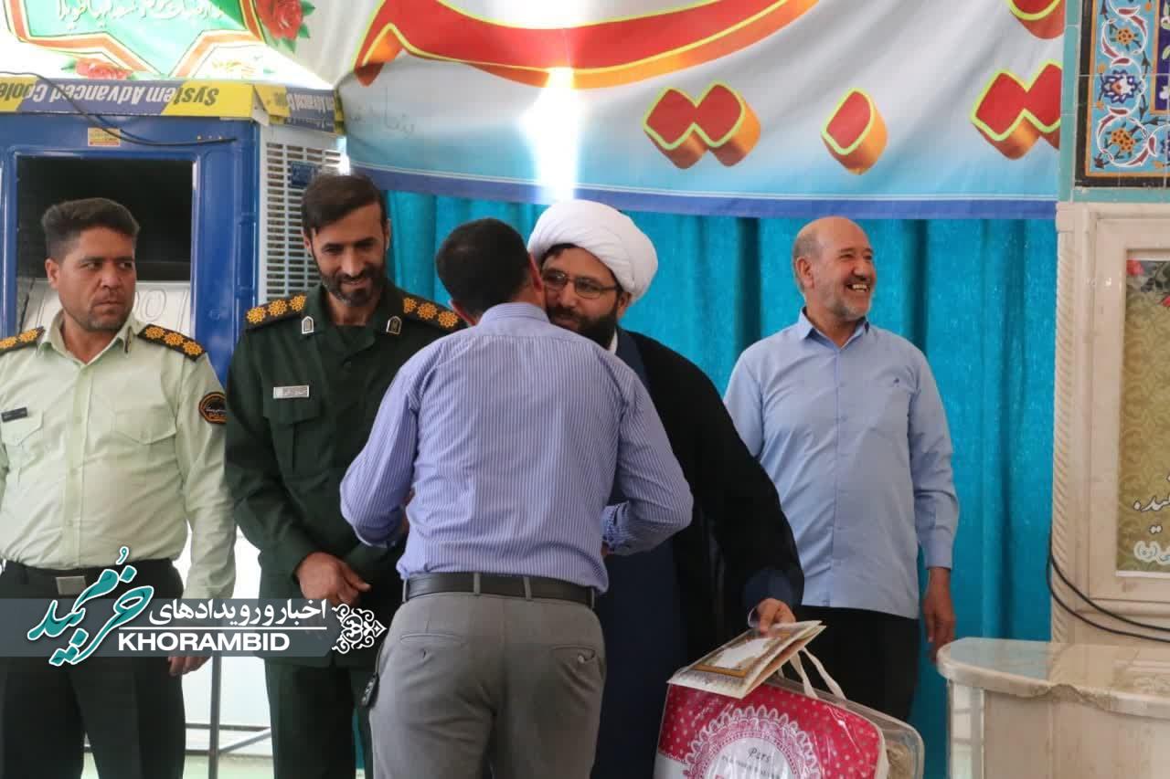 گزارش ویدیویی | گرامیداشت پنجم مرداد با تجلیل از اعضای ستاد نماز جمعه صفاشهر