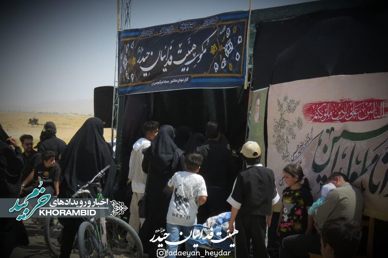 گزارش تصویری | موکب پذیرایی هیئت فدائیان حیدر(ع) در مسیر امامزاده شهدا (ع)