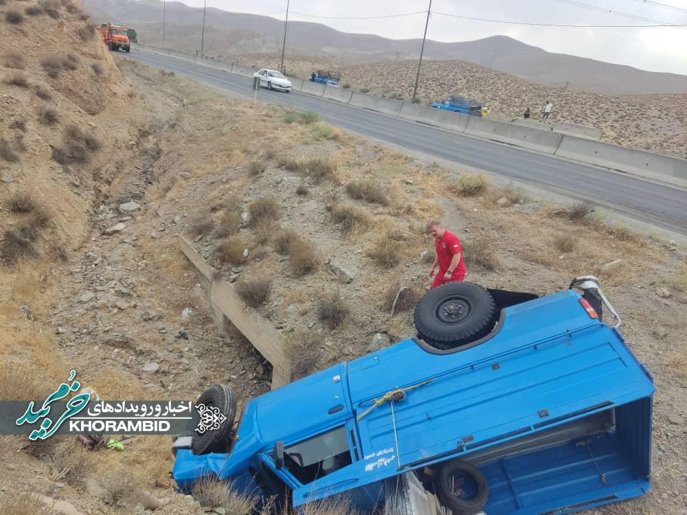 واژگونی وانت بار نیسان در گردنه کولی کش