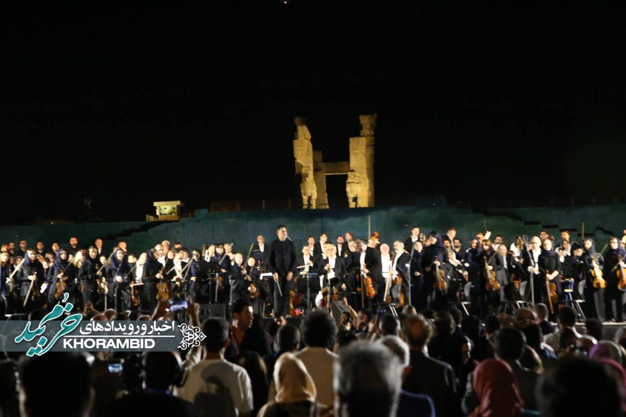 گزارش ویدیویی | اجرای «ای ایران» توسط ارکستر ارمنستان در تخت‌جمشید