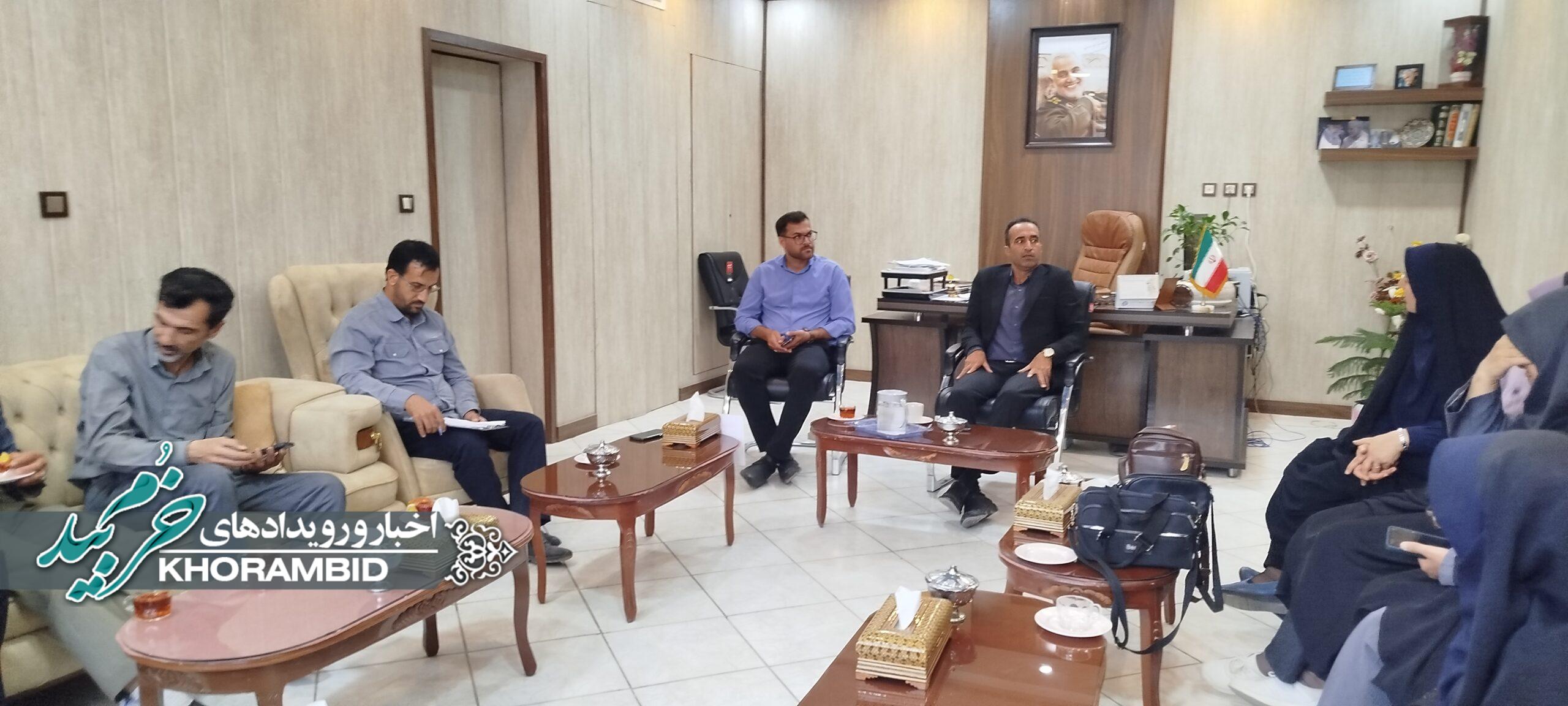 نشست هماندیشی مدیران متوسطه اول خرمبید؛ گامی برای ارتقای کیفیت آموزش و حل چالشهای مدارس نشست هماندیشی مدیران متوسطه اول خرمبید؛ گامی برای ارتقای کیفیت آموزش و حل چالشهای مدارس