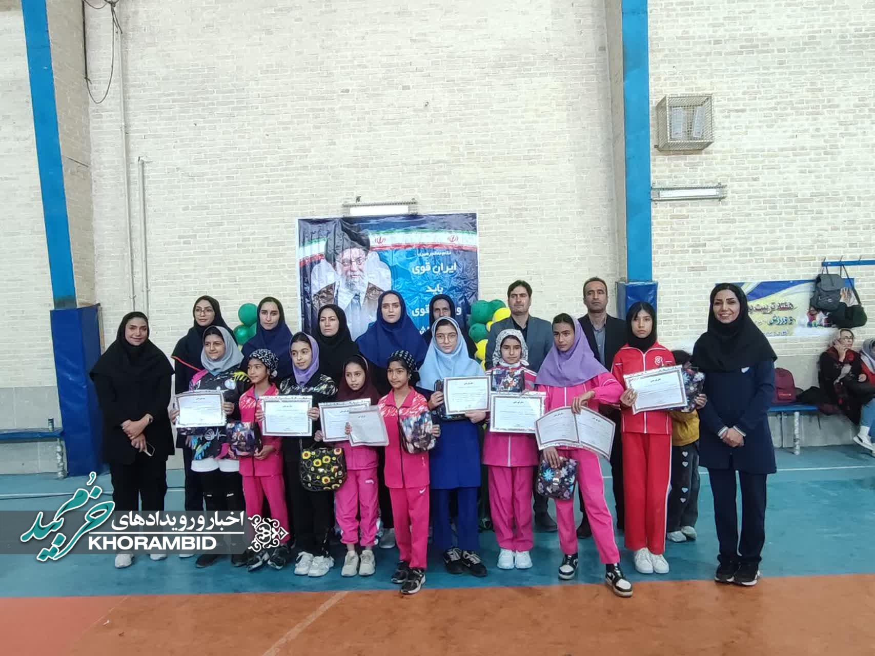 برگزاری مسابقات مادر و دختر ویژه دانشآموزان دوره دوم ابتدایی برگزاری مسابقات مادر و دختر ویژه دانشآموزان دوره دوم ابتدایی