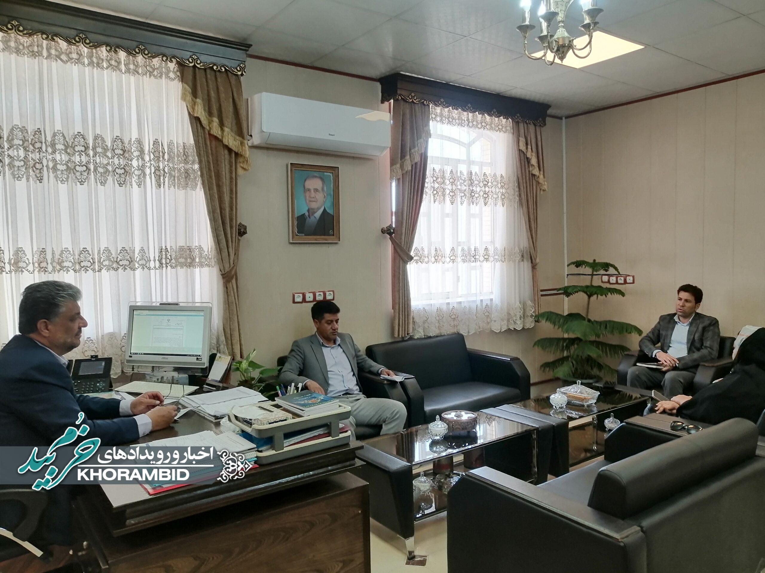 نشست فرماندار خرمبید با نمایندگان بنیاد برکت و بنیاد علوی نشست فرماندار خرمبید با نمایندگان بنیاد برکت و بنیاد علوی