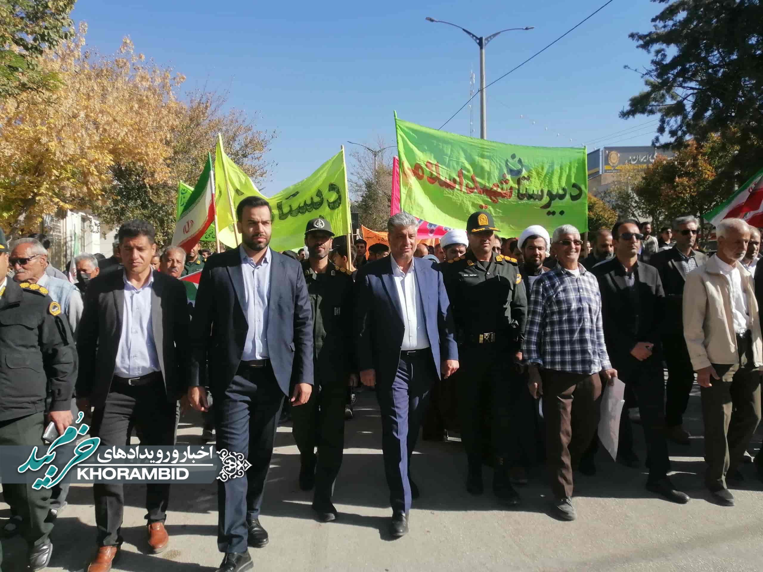 گزارش تصویری | راهپیمایی باشکوه ۱۳ آبان در دو ناحیه صفاشهر با حضور گسترده مردم و مسئولان برگزار شد