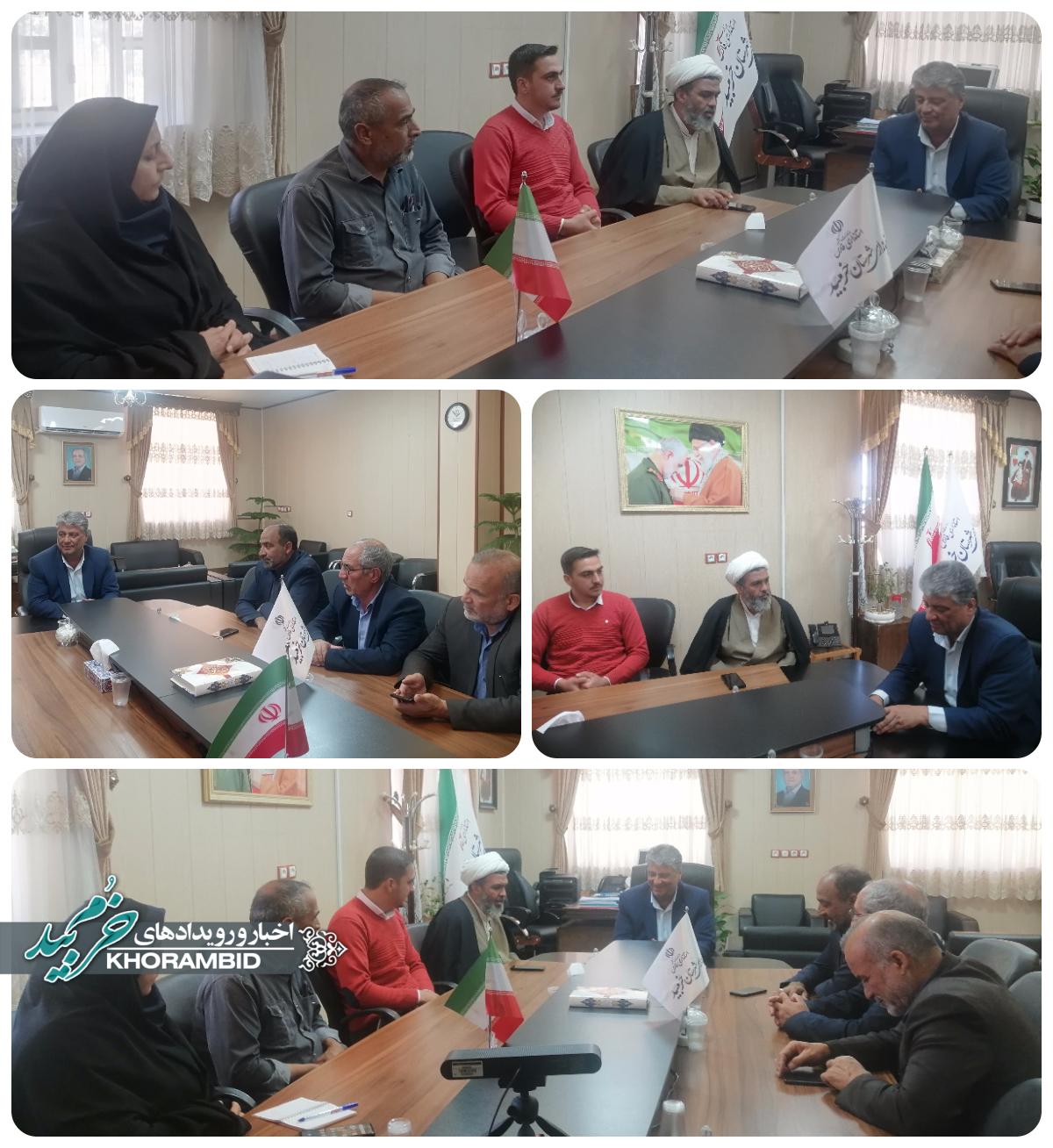 نشست بررسی مراحل آمادهسازی آرامگاه شهید گمنام در روستای قصر یعقوب برگزار شد نشست بررسی مراحل آمادهسازی آرامگاه شهید گمنام در روستای قصر یعقوب برگزار شد