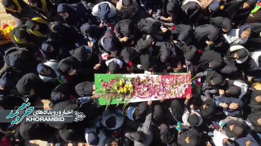 گزارش ویدیویی | تشییع شهید گمنام در آموزشگاههای دخترانه فرزانگان و نجمه صفاشهر
