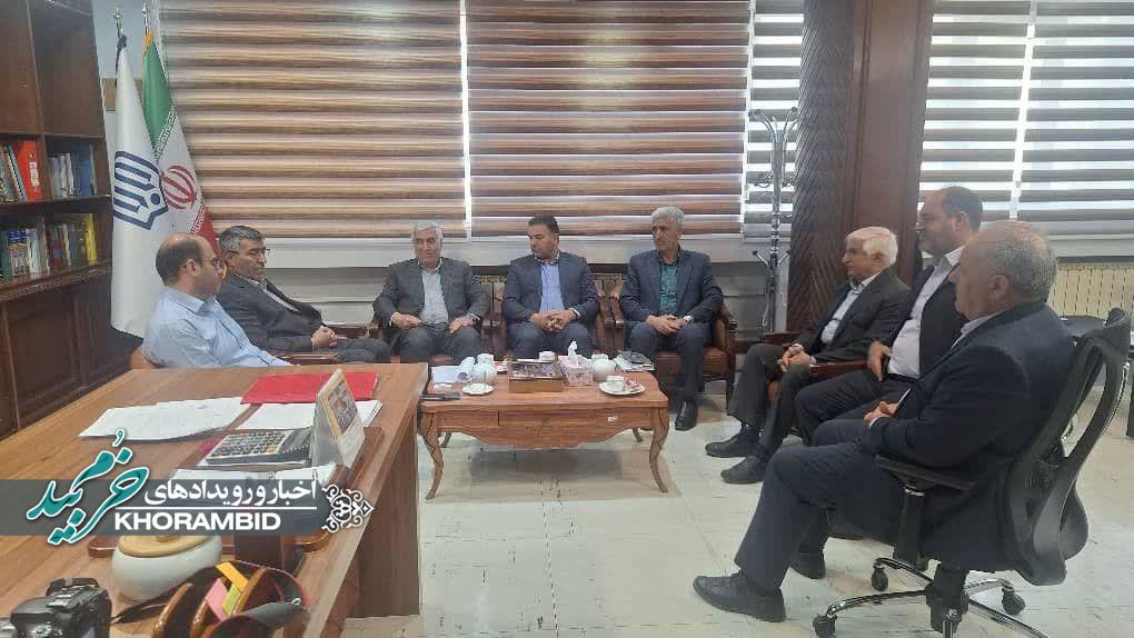 امضای تفاهمنامه ۲۰ میلیاردی برای احداث کانون فرهنگی_تربیتی و قرآنی در صفاشهر / توافق برای ساخت سه زمین چمن مصنوعی و تکمیل پروژههای ورزشی خرمبید امضای تفاهمنامه ۲۰ میلیاردی برای احداث کانون فرهنگی_تربیتی و قرآنی در صفاشهر / توافق برای ساخت سه زمین چمن مصنوعی و تکمیل پروژههای ورزشی خرمبید