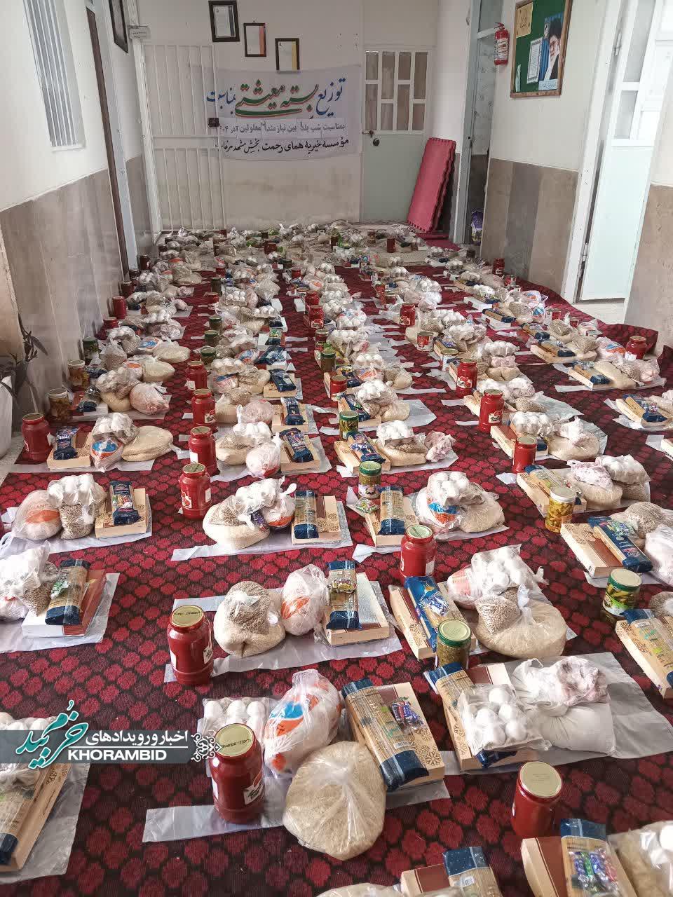 توزیع ۱۰۰ بسته حمایتی مواد غذایی توسط مؤسسه خیریه همای رحمت بخش مشهد مرغاب