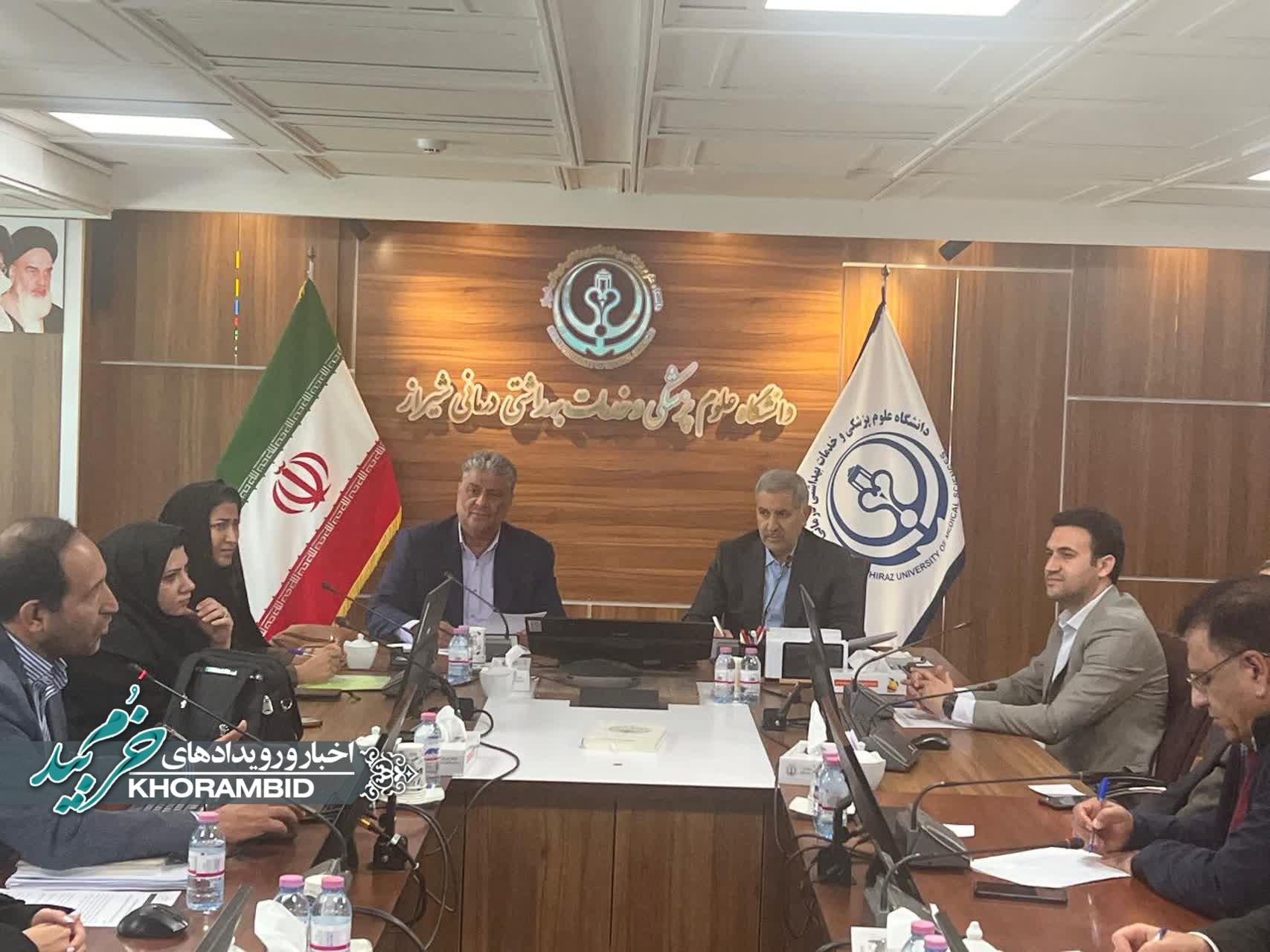 دیدار فرماندار و مسئولین بهداشت و درمان خرم‌بید با رئیس دانشگاه علوم پزشکی فارس؛ تخصیص دو دستگاه آمبولانس و تجهیزات به بیمارستان‌ها