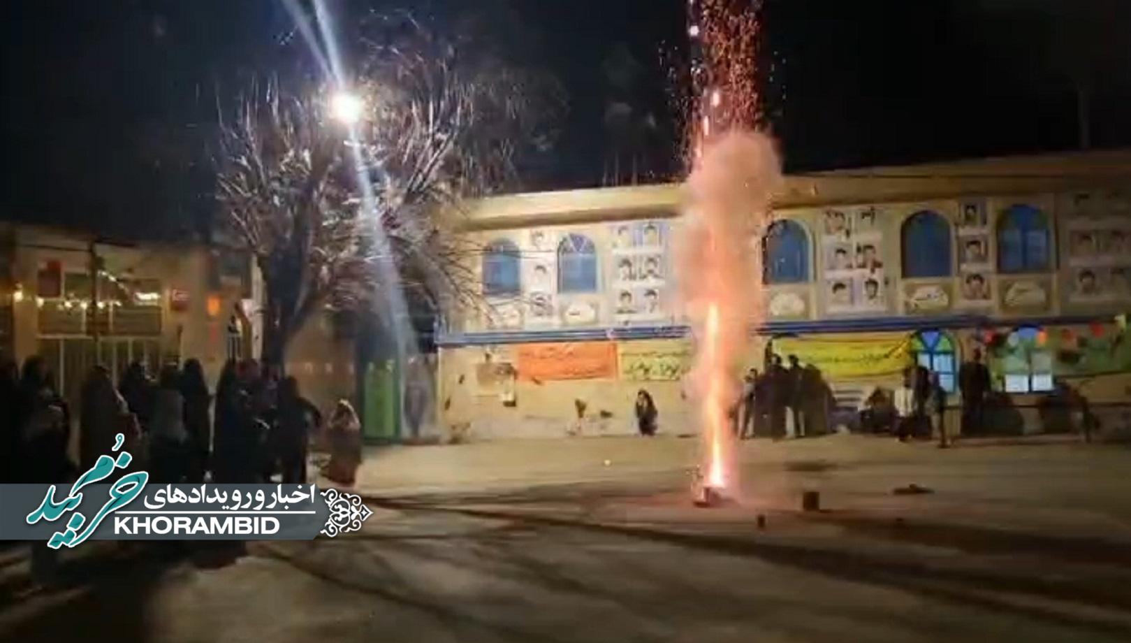 گزارش ویدیویی | نورافشانی و بانگ الله اکبر توسط مردم انقلابی روستای شهیدپرور شهیدآباد