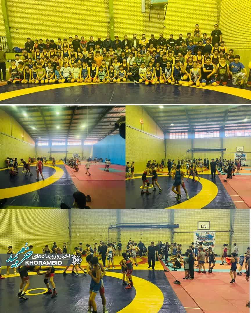 تمرین مشترک کشتی‌گیران استان‌های مختلف کشور به میزبانی شهر قادرآباد برگزار شد