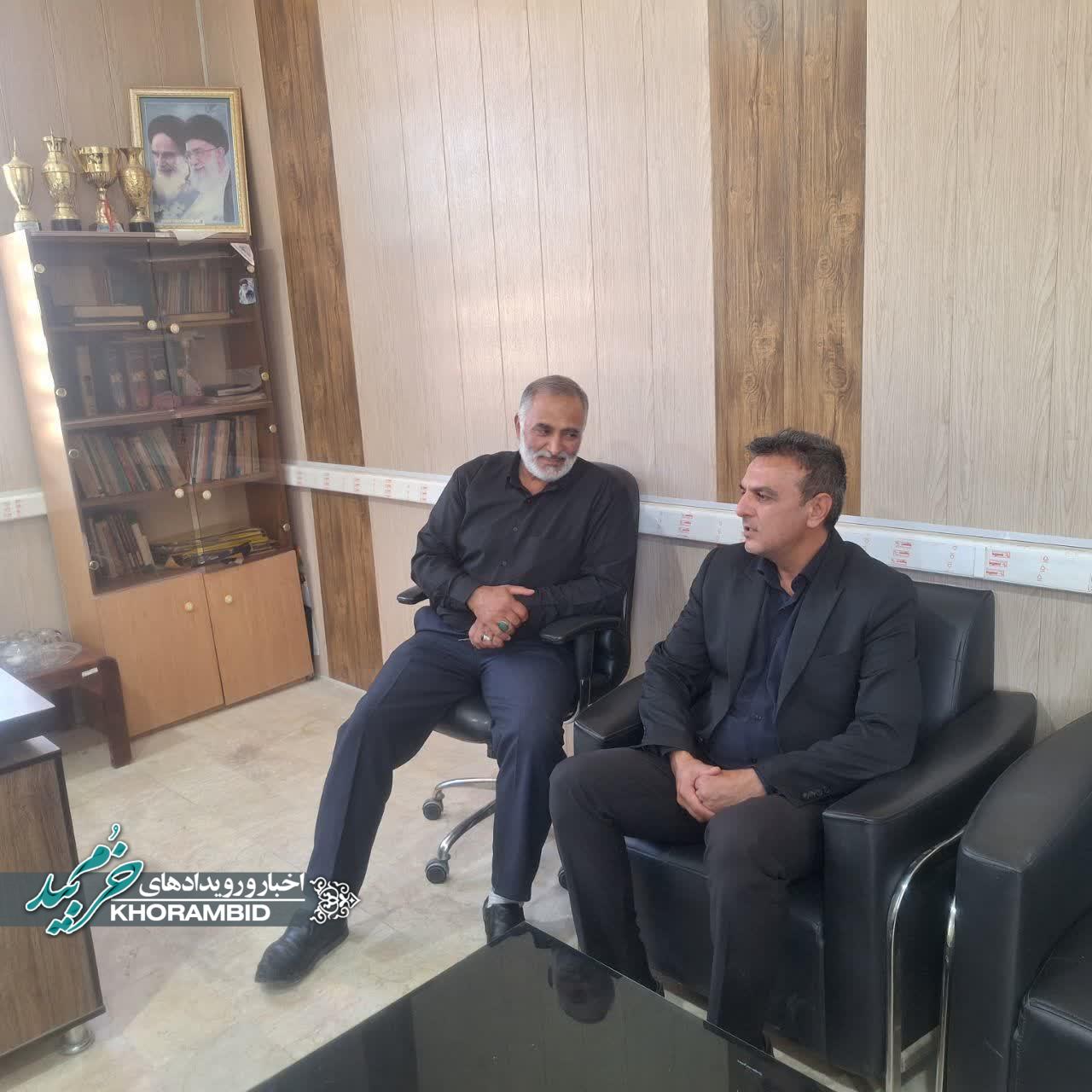 دیدار رئیس دانشگاه پیام نور صفاشهر با رئیس اداره ثبت و اسناد شهرستان خرم بید به مناسبت هفته قوه قضائیه و سالروز شهادت دکتر بهشتی