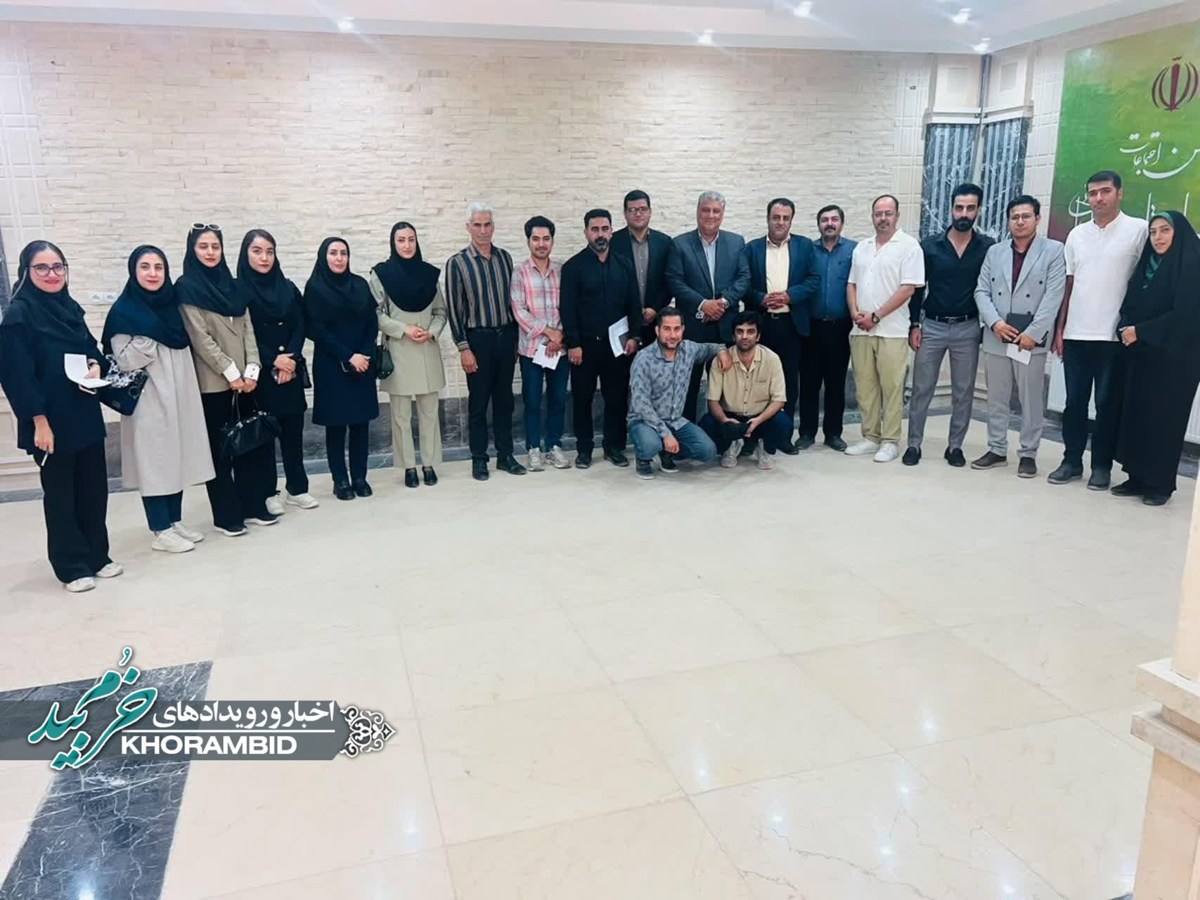 گزارش تصویری | نشست صمیمی فرماندار خرم بید با جوانان شهرستان / پای صحبت‌های نسل آینده‌ساز نشستیم