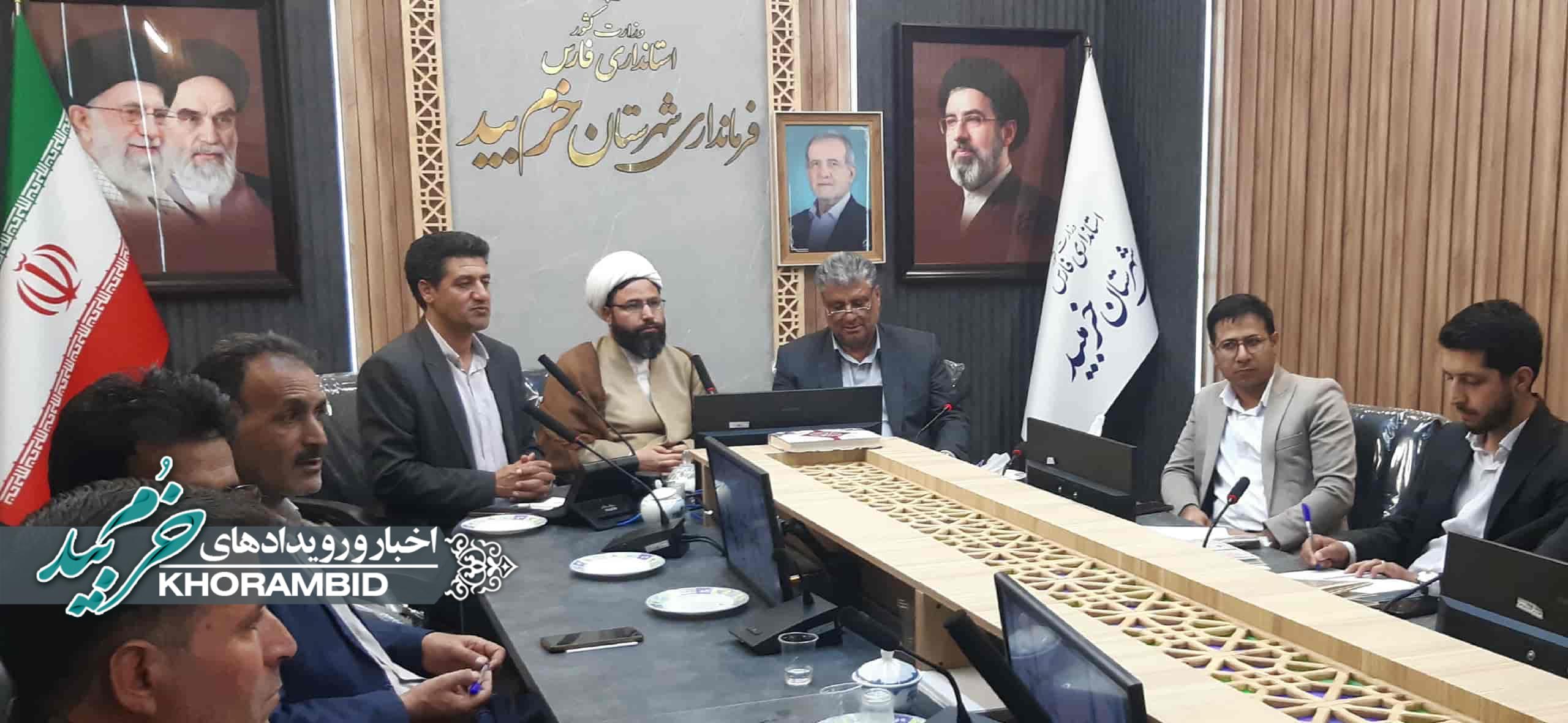 گزارش تصویری | تقدیر فرماندار و امام جمعه خرم بید از خبرنگاران به مناسبت روز خبرنگار / اصحاب رسانه، سرمایه اجتماعی شهرستان