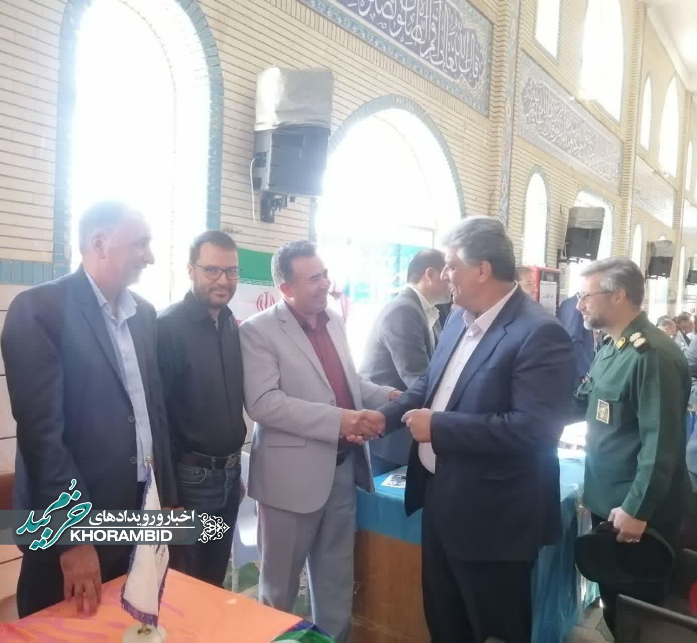 تقدیر فرماندار خرم‌بید از مدیرعامل آبفا فارس و تیم عملیاتی شهرستان به مناسبت هفته دولت