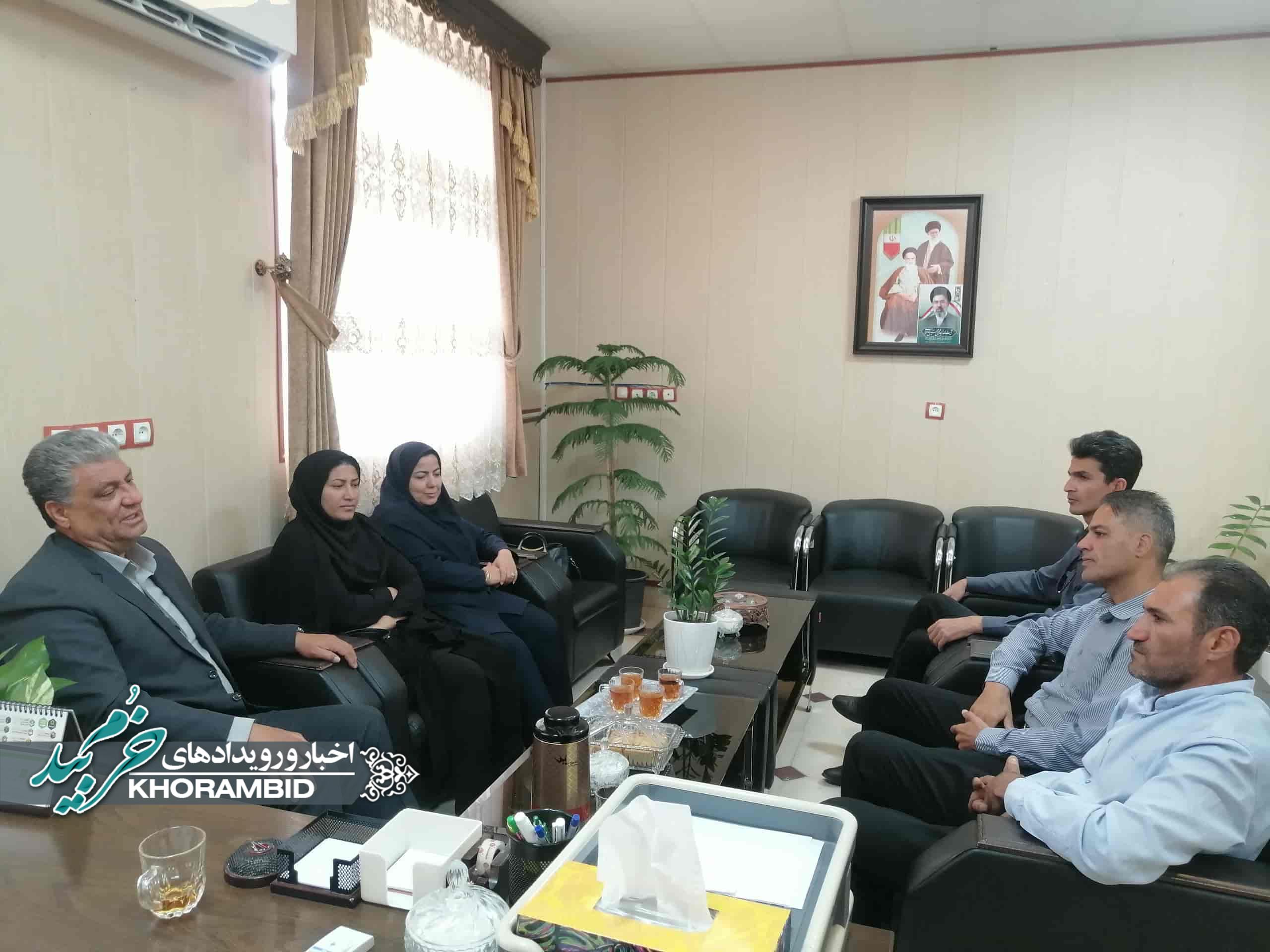 دیدار رئیس شبکه بهداشت و درمان بخش مشهد مرغاب و کارکنان با فرماندار خرم بید در هفته دولت / تأکید بر ارتقای خدمات سلامت در مناطق روستایی