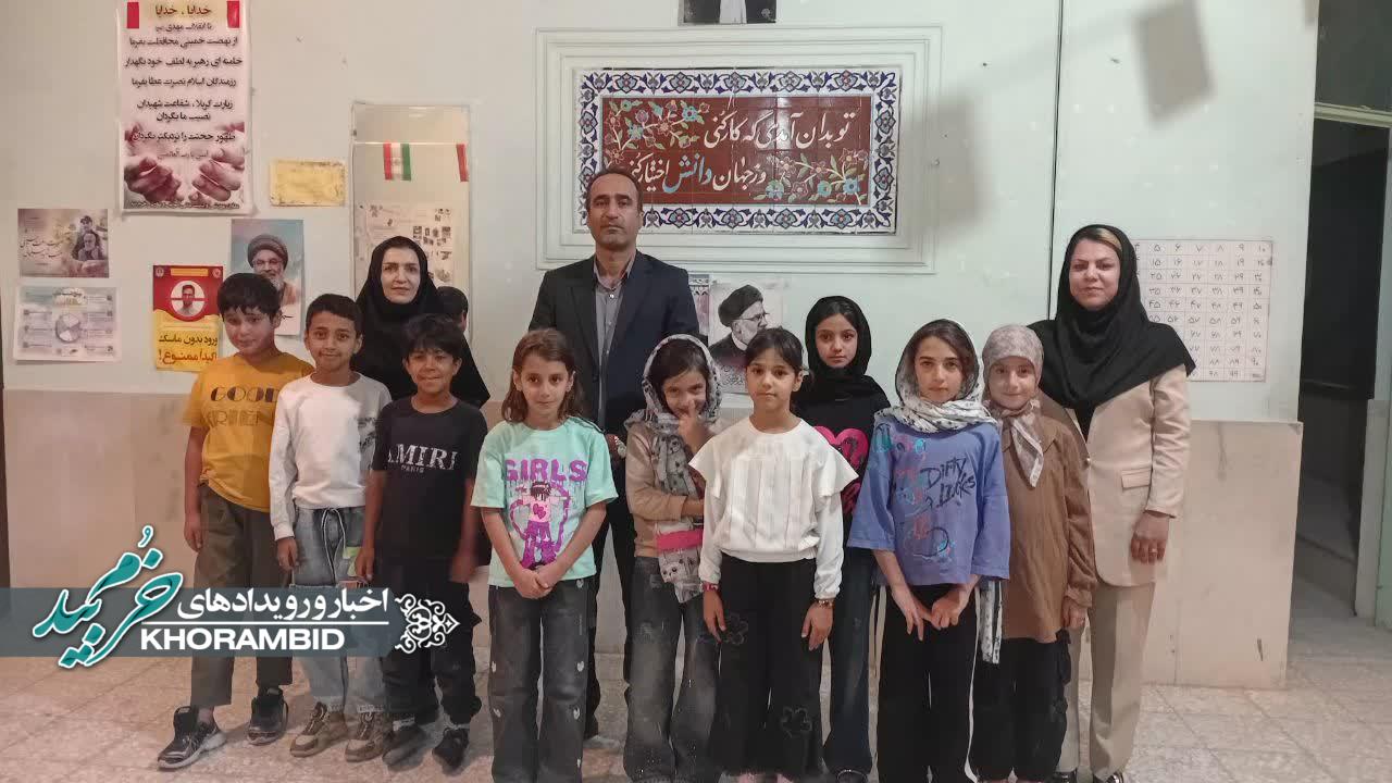 بازدید مدیریت آموزش و پرورش خرم‌بید از مدرسه شهید هاشمی‌نژاد روستای بنگشت