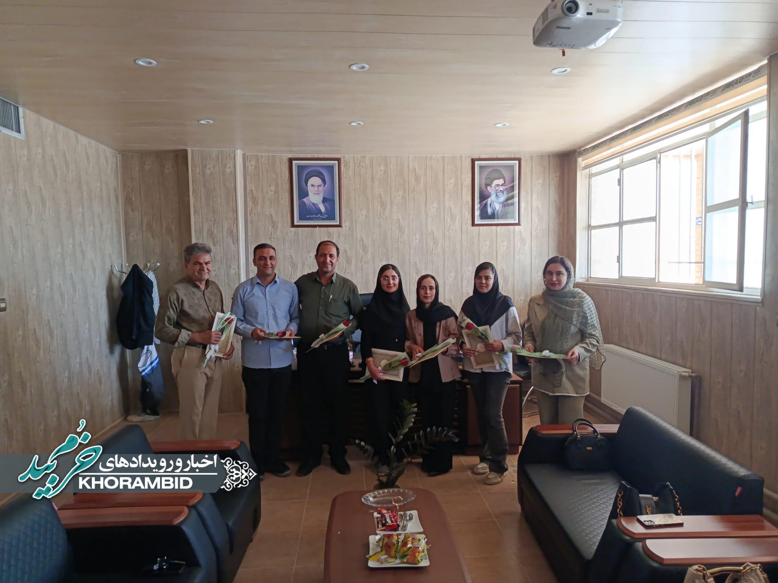 تجلیل از تلاشگران عرصه دارویی در شبکه بهداشت و درمان شهرستان خرم‌بید