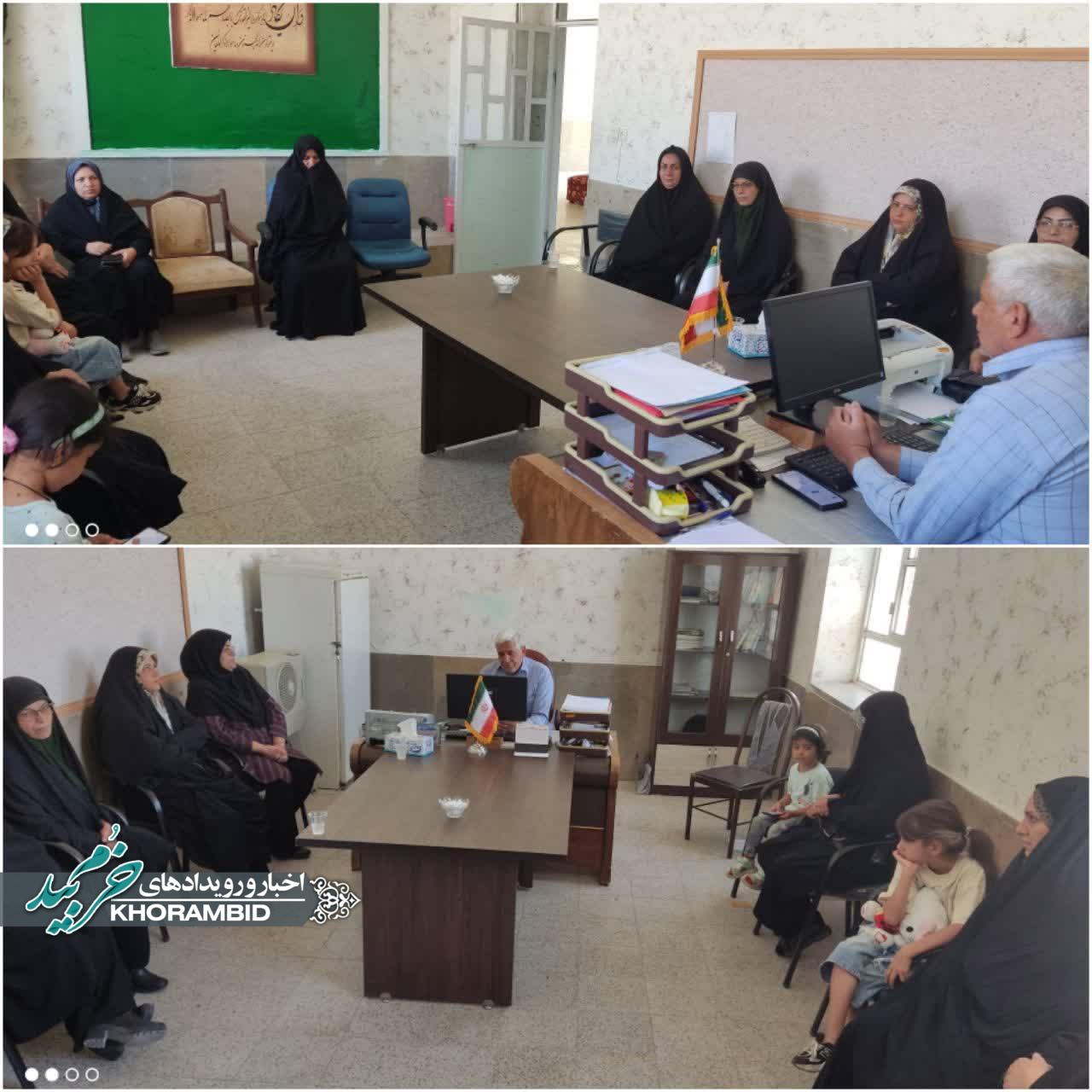 نشست هم‌اندیشی بانوان خیّر مؤسسه خیریه همای رحمت بخش مشهدمرغاب برگزار شد