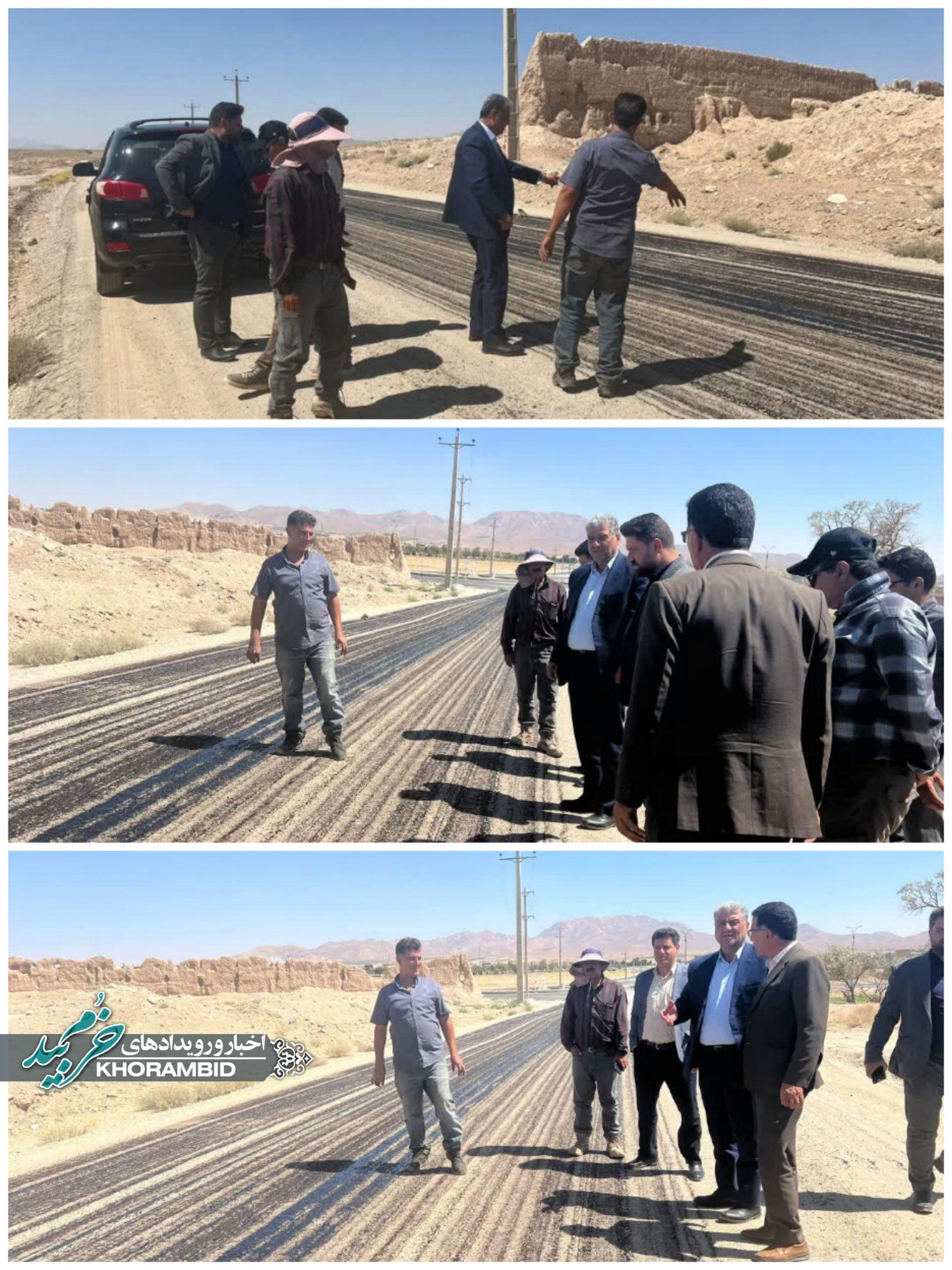 بازدید فرماندار خرم بید از قیرپاشی جاده روستای دستجرد