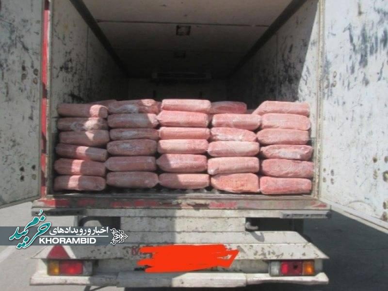 کشف فرآورده های گوشتی طیور فاقد مجوز در خرم بید