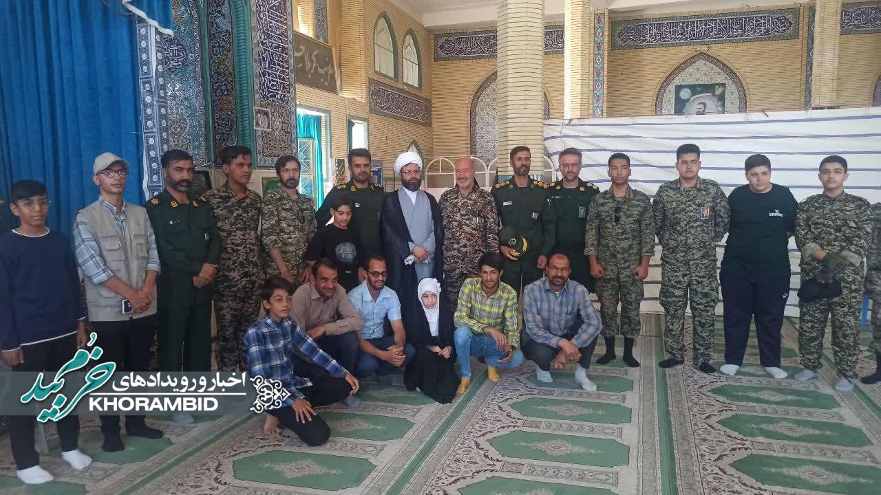 حضور بسیجیان خرم بید در نماز جمعه سوم مهر به مناسبت هفته دفاع مقدس