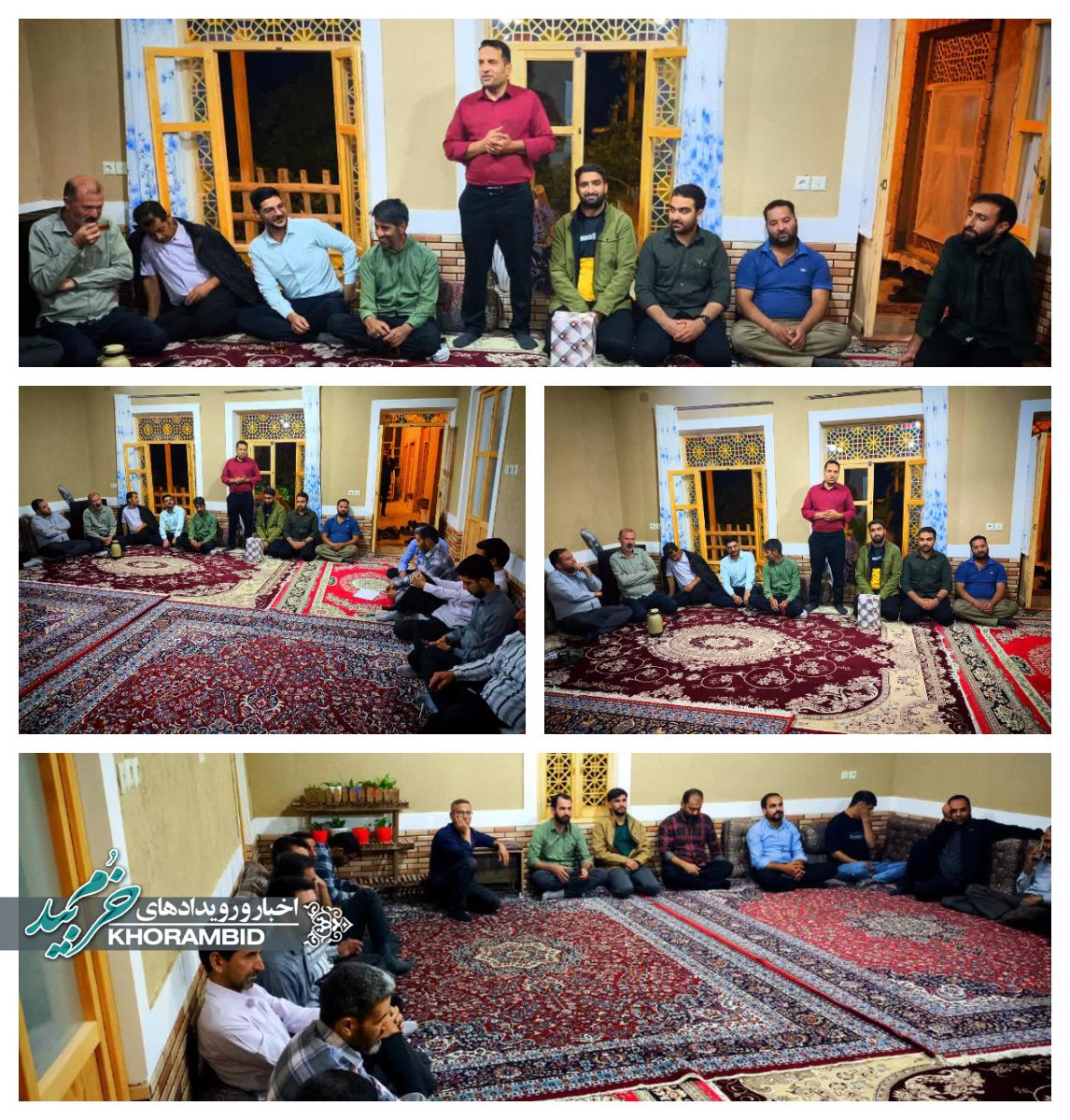 نشست صمیمانه شورای فرماندهی حوزه و فرماندهان پایگاه های تابع حوزه مقاومت بسیج قدس صفاشهر به مناسبت هفته دفاع مقدس
