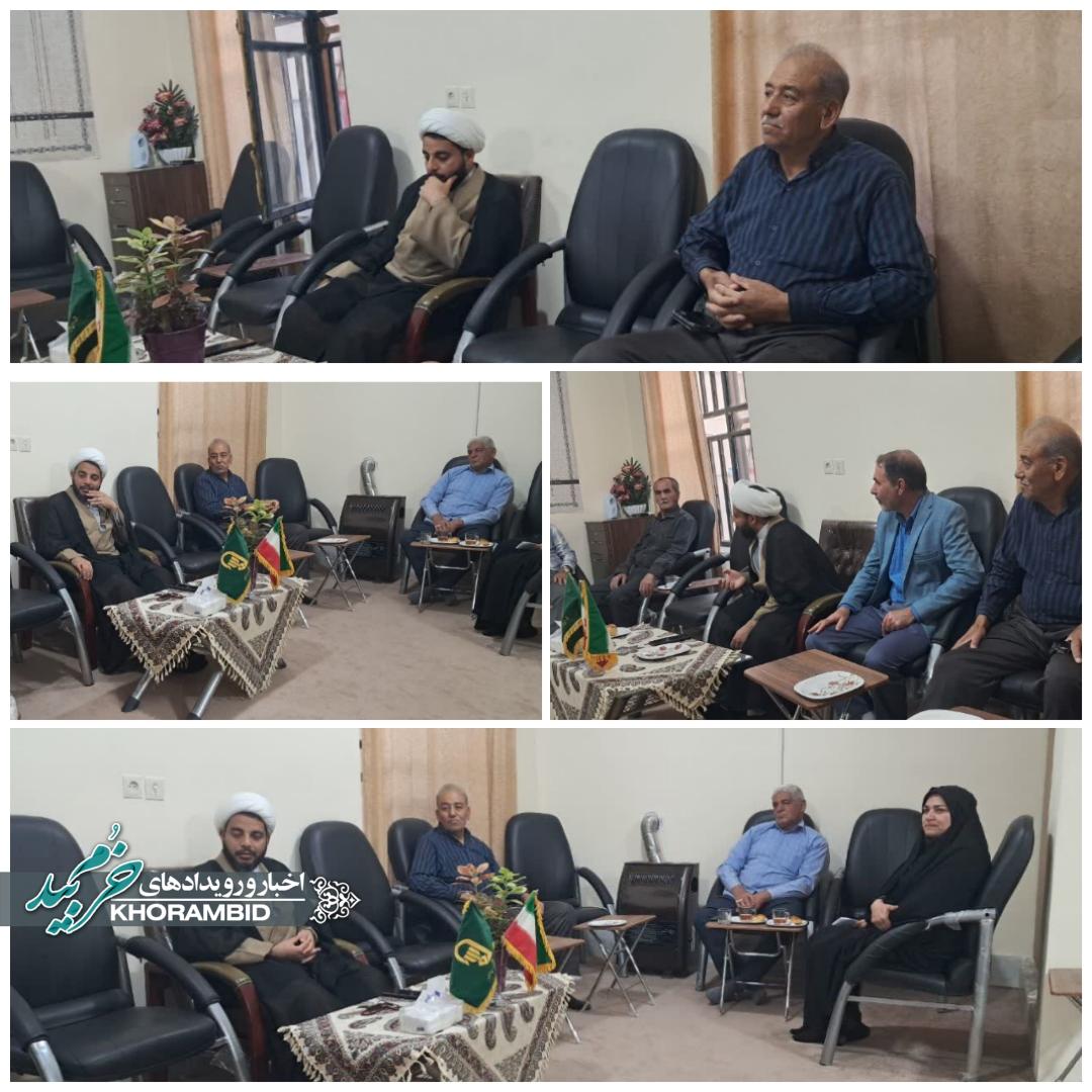 دیدار رئیس وپرسنل ومعتمدین معین بنیاد شهید وامور ایثارگران شهرستان خرم بید با امام جمعه بخش مشهد مرغاب