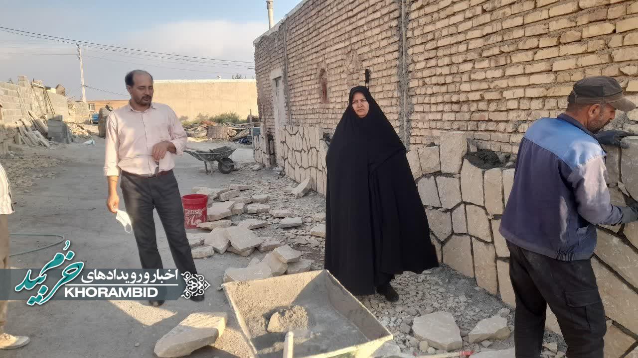 بازدید مدیر بنیاد مسکن خرم بید از پروژه جداره‌سازی و سنگفرش روستای هدف گردشگری قصر یعقوب