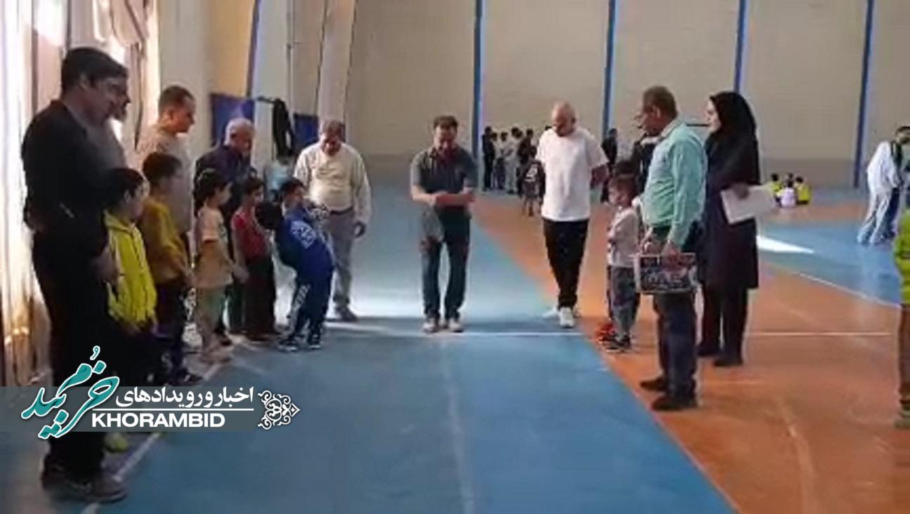 گزارش ویدیویی | برگزاری جشنواره ورزشی پدر و پسر در شهرستان خرم‌بید